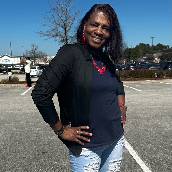 Meet your Posher, Rosalind - Picture 2 of 6